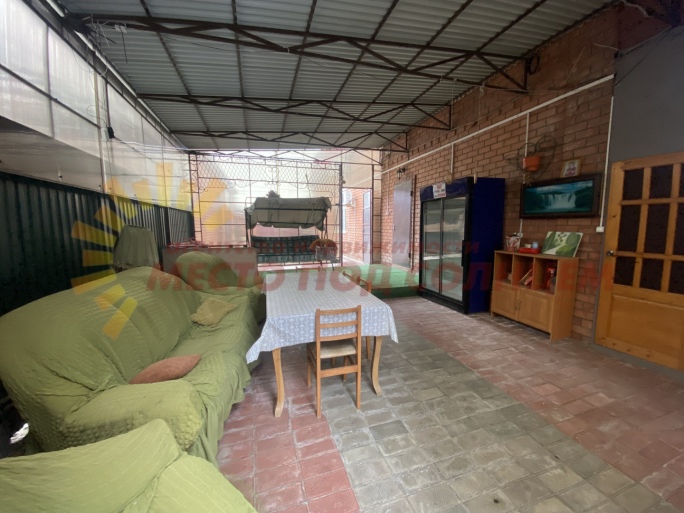 e2585678f40cf9e8be752e7541f992d28d6e4f5b5c3a5fdd9c8d66bf16fc361d