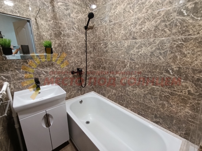 e50ae23b57212b097b6d4085fd8c4d4f324fa5754d50a1a15726ff2437ad52e4